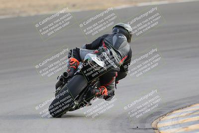 media/Dec-17-2022-SoCal Trackdays (Sat) [[224abd9271]]/Turn 10 Backside (120pm)/